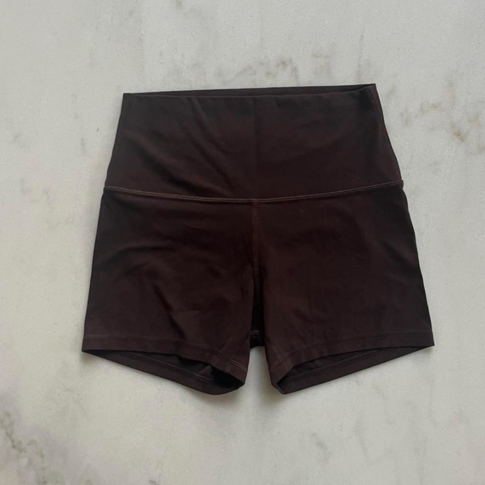 Lululemon align biker shorts 
Size 6 
4inch 
New